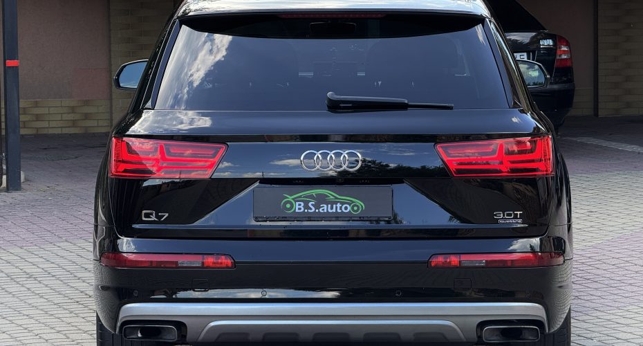 Audi Q7 2016р продається за 25 900 $