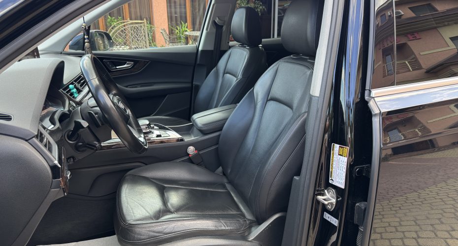 Audi Q7 2016р продається за 25 900 $