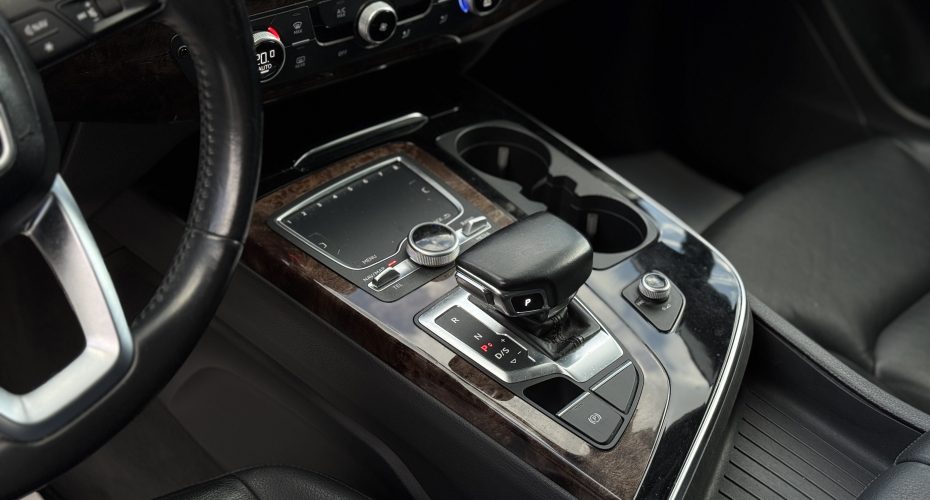 Audi Q7 2016р продається за 25 900 $
