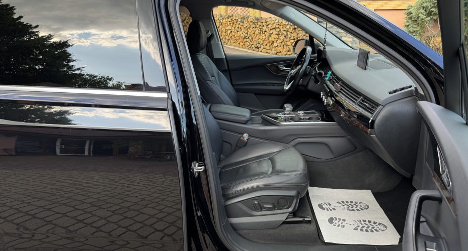 Audi Q7 2016р продається за 25 900 $