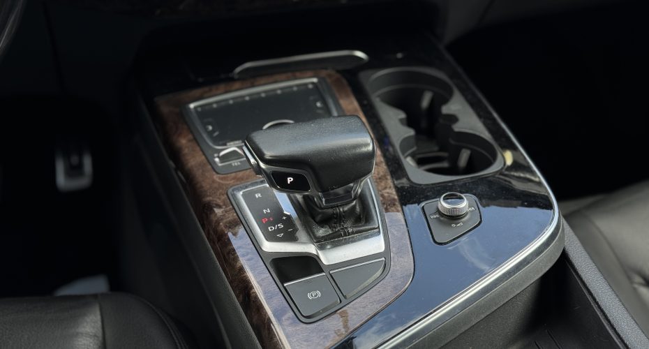 Audi Q7 2016р продається за 25 900 $