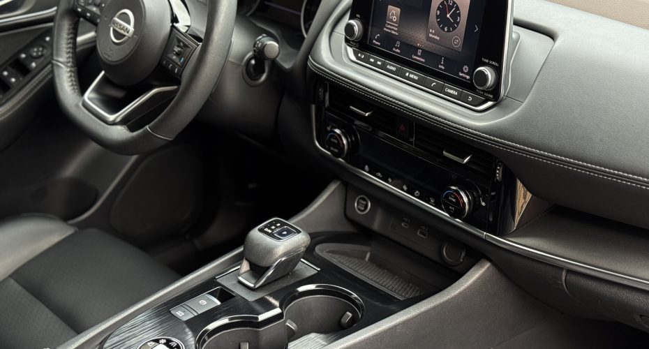Nissan Rogue SV 2022 продається за Продано