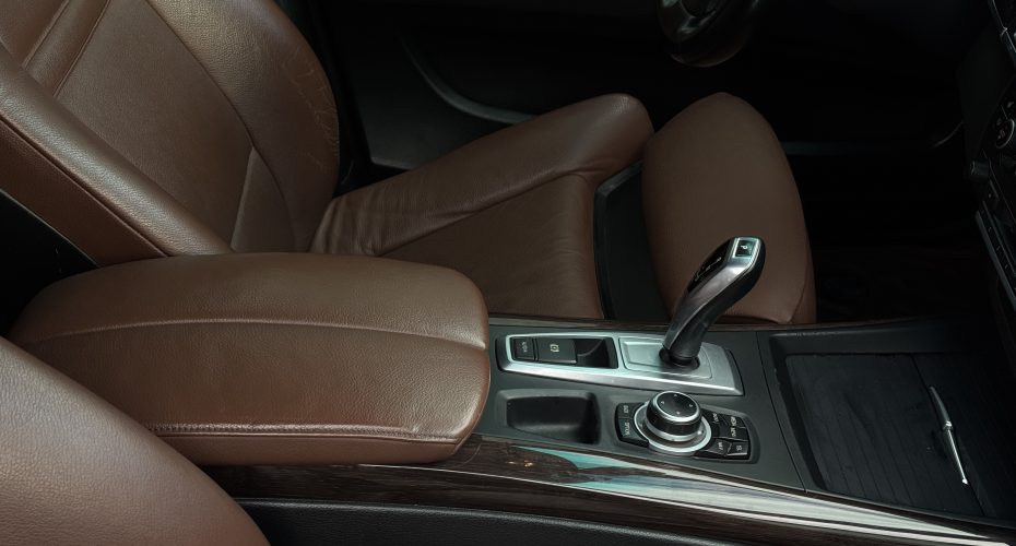 BMW X5 2013р продається за 18 990$
