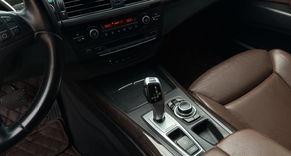 BMW X5 2013р продається за 18 990$