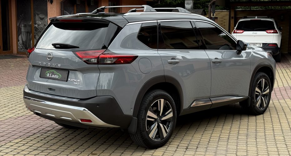Nissan Rogue Platinum 2023р продається за Продано