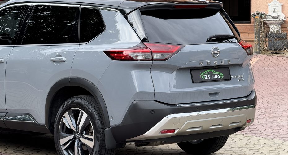 Nissan Rogue Platinum 2023р продається за Продано