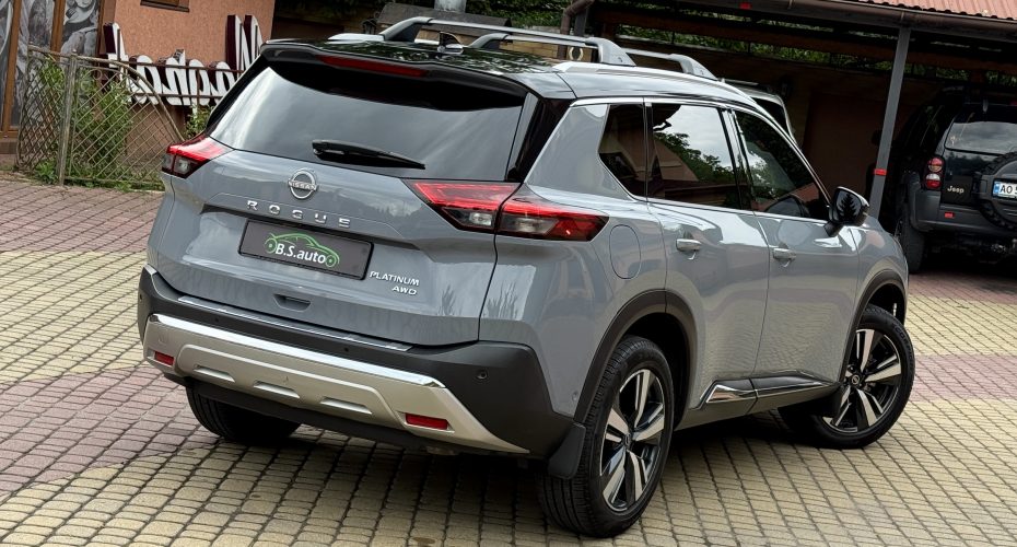 Nissan Rogue Platinum 2023р продається за Продано