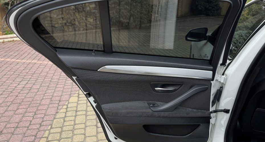 BMW 5 Series 2015 продається за 19 999$