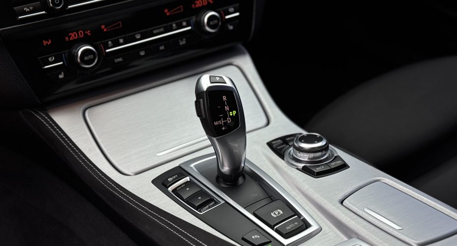 BMW 5 Series 2015 продається за 19 999$