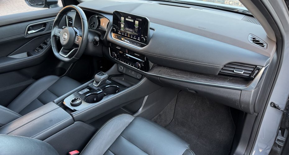 Nissan Rogue Platinum 2023 р продається за 27 800 $