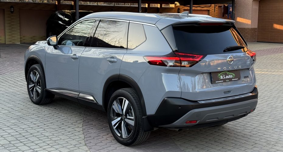 Nissan Rogue Platinum 2023 р продається за 27 800 $