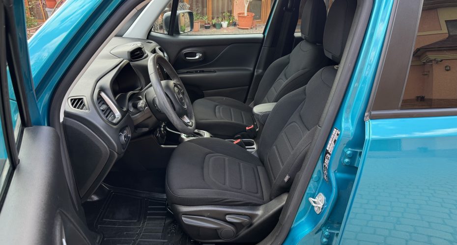 Jeep Renegade 2022 р продається за 16 200$