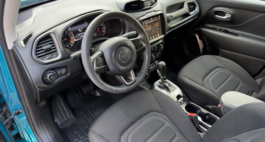 Jeep Renegade 2022 р продається за 16 200$