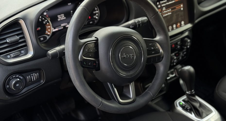 Jeep Renegade 2022 р продається за 16 200$