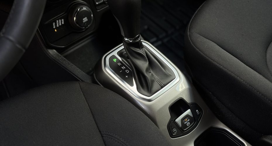 Jeep Renegade 2022 р продається за 16 200$