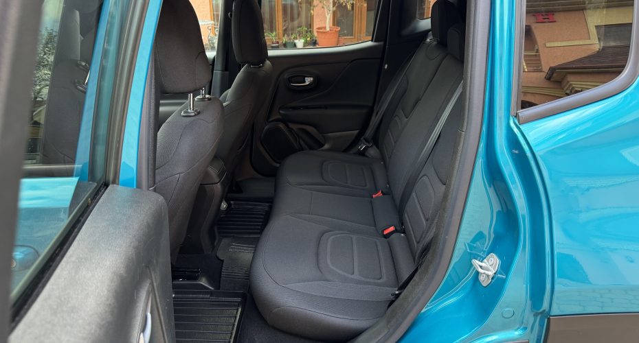 Jeep Renegade 2022 р продається за 16 200$