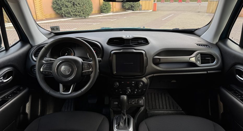 Jeep Renegade 2022 р продається за 16 200$