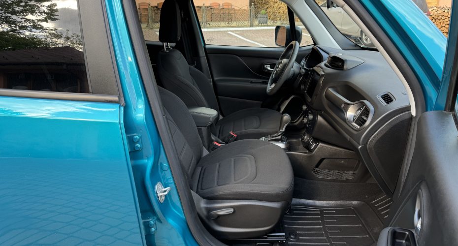 Jeep Renegade 2022 р продається за 16 200$