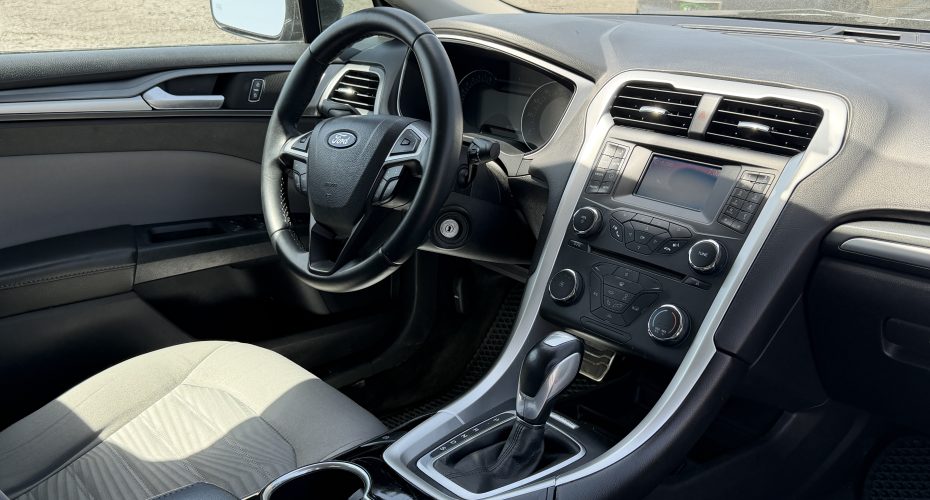 Ford Fusion 2015 р продається за 9 500 $